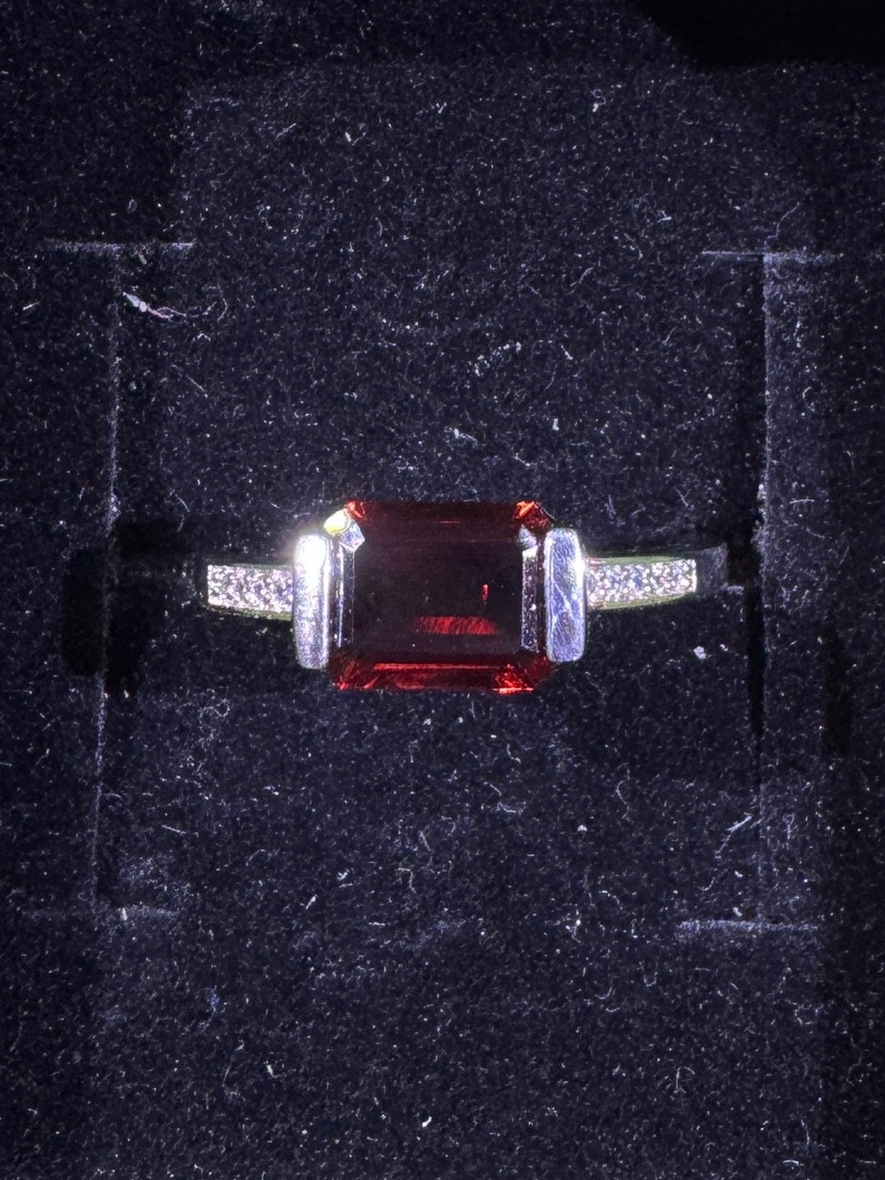 S925 Silver Garnet Ring – Deep Red Stone, Elegant Style-adjustable in size